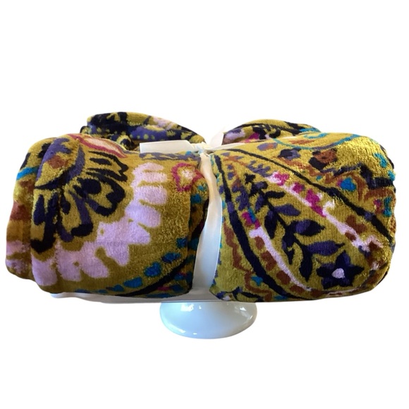 🌸Vera Bradley Throw 94”X66” - Picture 3 of 8